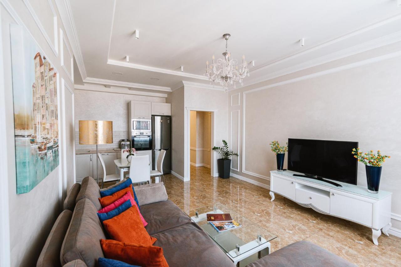 Ferienwohnung Luxury For Business & Pleasure Royal 2 Kiew Exterior foto