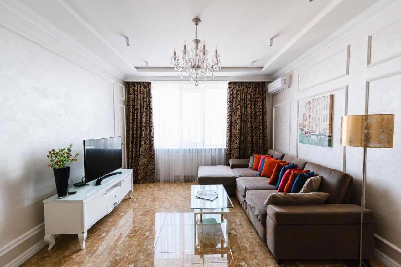 Ferienwohnung Luxury For Business & Pleasure Royal 2 Kiew Exterior foto