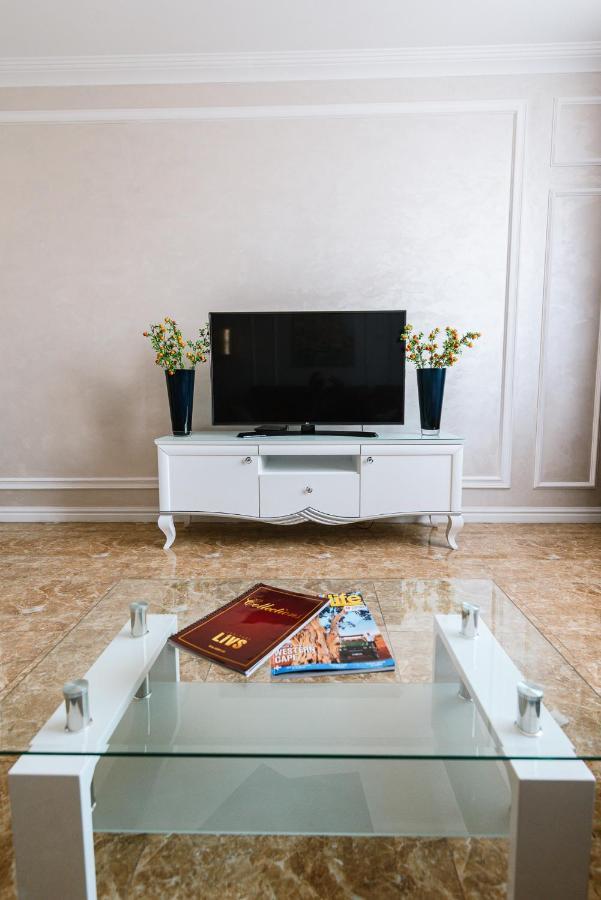 Ferienwohnung Luxury For Business & Pleasure Royal 2 Kiew Exterior foto